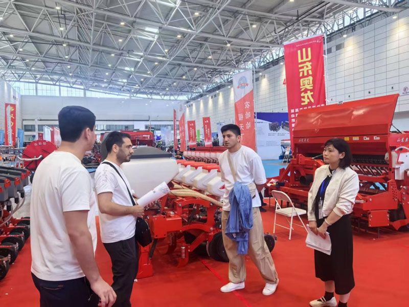 山東奧龍農(nóng)機產(chǎn)品受外商青睞